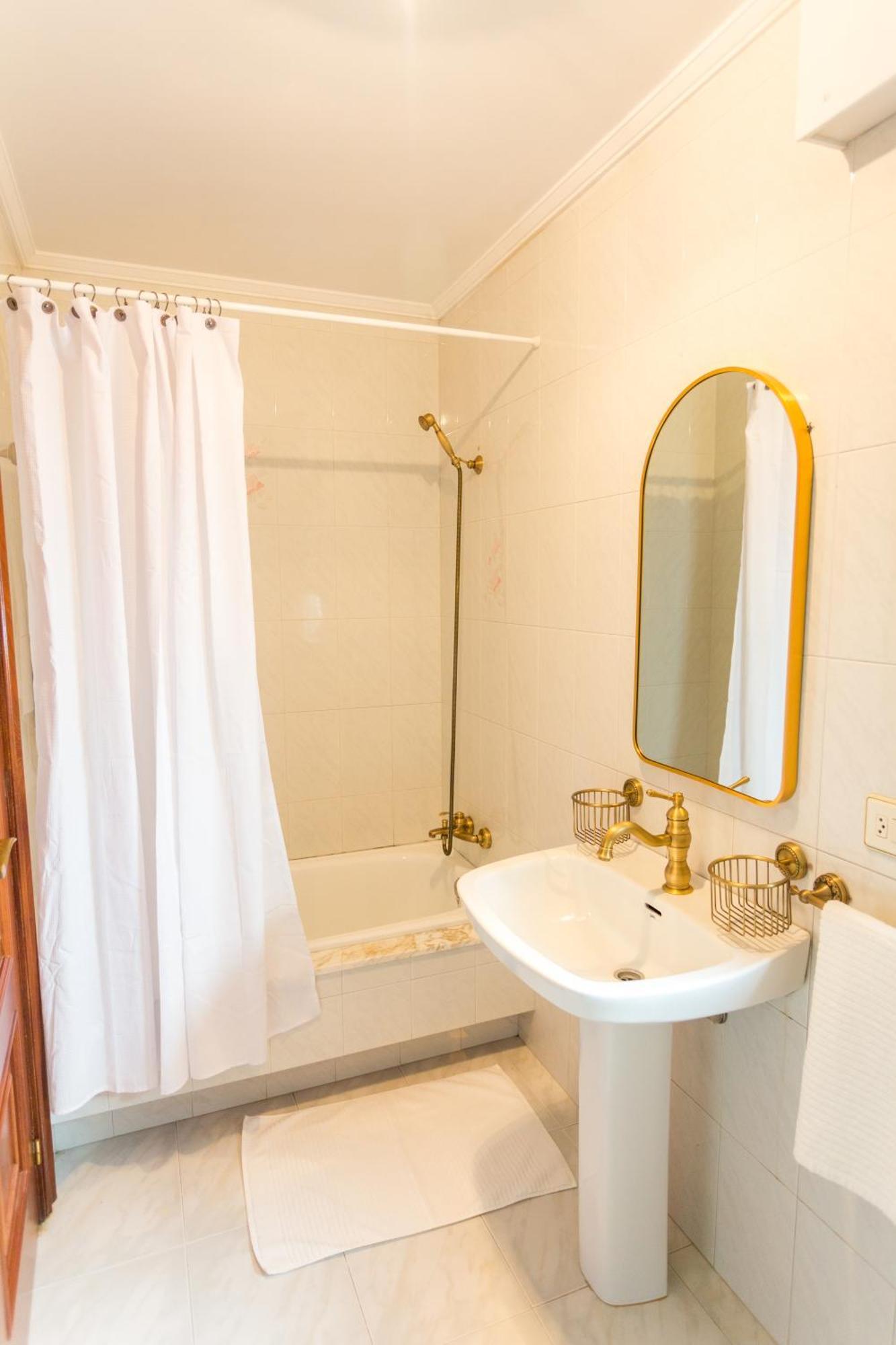 Disfruta De Melide En Este Amplio Apartamento ภายนอก รูปภาพ